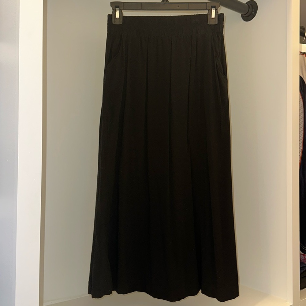 Splendid midi black skirt with pockets